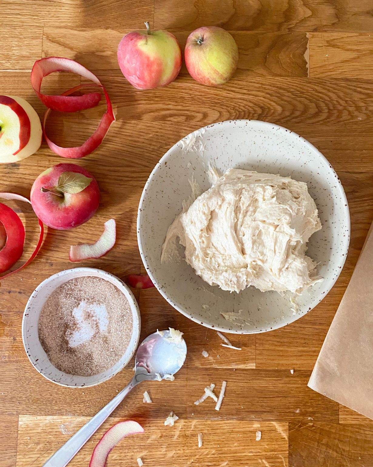 Wir backen zuckersüße Apfelbrötchen fast ohne Zucker - wasfürmich